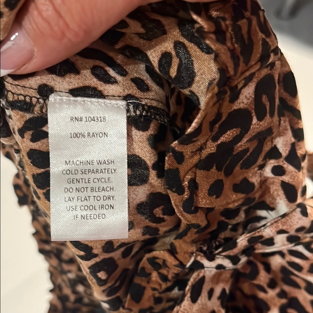 Derek Heart Leopard Print Wide Leg Pants - Picture 8 of 9